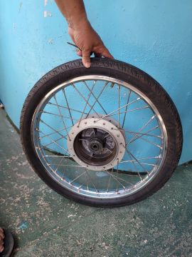 Roda dianteira da biz
