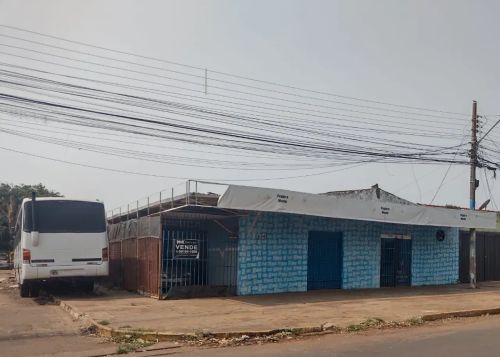 Imóvel de esquina, salão com casa nos fundos