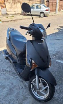 Honda lead - Scooter impecável