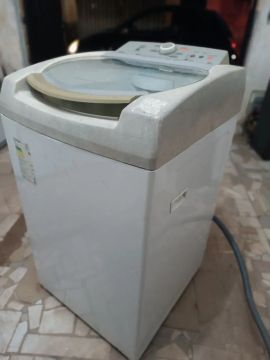 Máquina de Lavar Roupa 9 kb