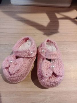 Sapatinhos de Bebê em Crochê Rosa