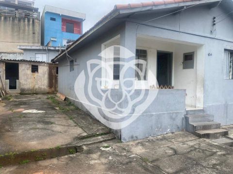 Terreno a venda na Vila Suíça com duas casas em Santo André