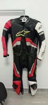 Macacão de Couro Alpinestars - Tamanho 54