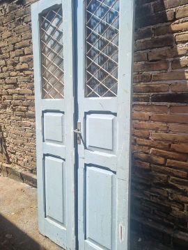 2 Pares de Portas de madeira maciça com vidro. Preço de ocasiao. Não vendo a prazo