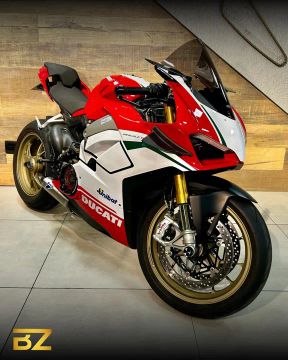DUCATI PANIGALE V4 - Baixo Km - Impecável 