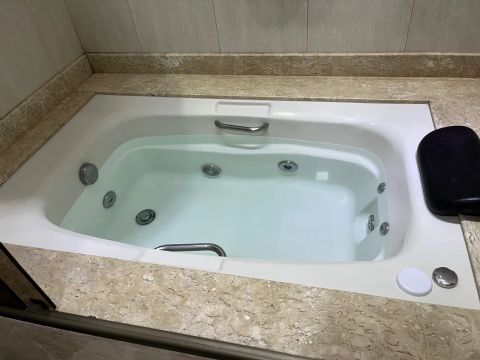 Banheira de hidromassagem com aquecedor