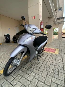 Honda Biz 125 - Prata - Excelente estado