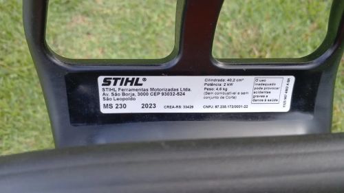 Cilindrada: 40,2 cm' Potência: 2 kW Peso: 4,6 kg (Sem combustivel e sem conjunto de Corte)