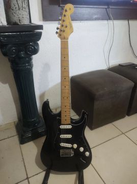 Vendo guitarra fender América . California 