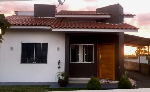 Casa térrea com 3quartos em condomínio fechado
