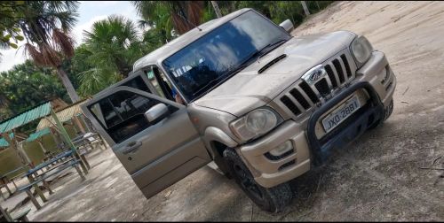 Mahindra Scorpio SUV GLX 5 portas 7 passageiros 4x4 diesel turbo 
