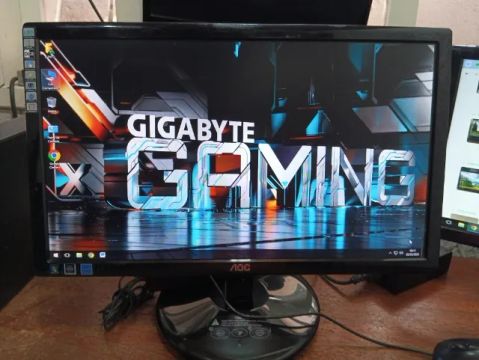 Torro monitor led AOC 20 polegadas  modelo e2043fk saída VGA e DVI não tem HDMI acompanha 