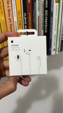 Fone de Ouvido Apple EarPods com Conector Lightning - Original Novo
