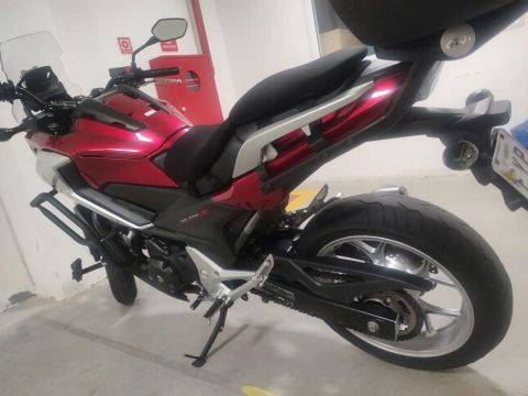 Honda CB 750X 2018- Vermelha