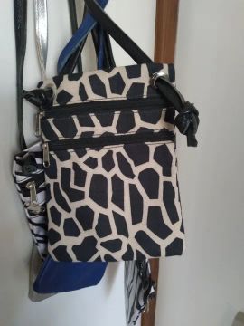 Bolsa pequena com alça tiracolo