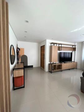 Casa para venda tem 146 metros quadrados com 3 suítes em Saco Grande - Florianópolis - SC