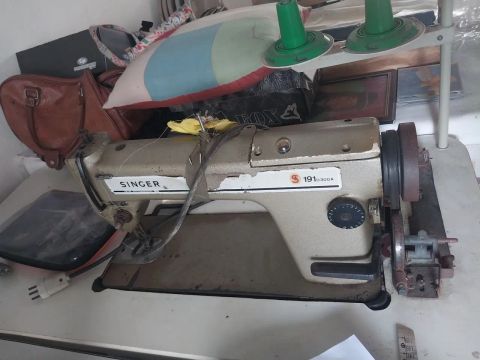 Máquina de Costura Industrial Singer S191d300A