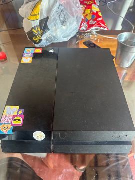 Playstation 4  vendou ou troco 