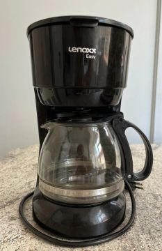 Cafeteira pequena Lenoxx 110 volts