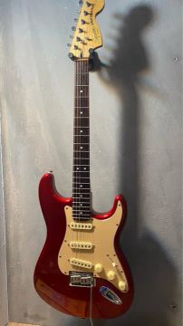 Guitarra Fender Squier Standard Stratocaster Vermelha