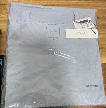 Camisetas Calvin Klein - M - Nova