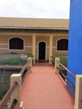 Casa espaçosa enfrente a praia de saquarema 