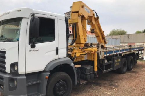 Volkswagen 24-250 munck ano 2012