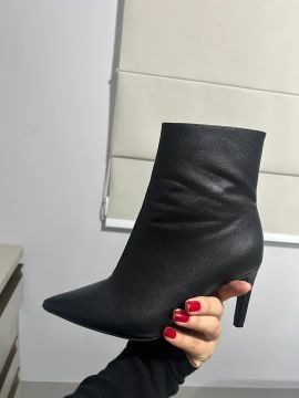 Bota de cano curto preta