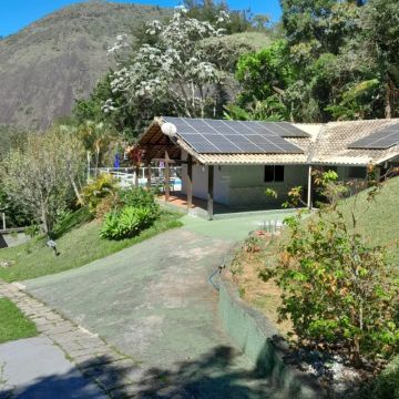 Excelente residência em Araras composta por 2 casas