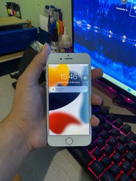 iPhone 7 - 64GB - Prata