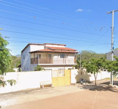 Vende-se um casa com terreno no Genipapo de Jacobina-BA (SOMENTE VENDA)