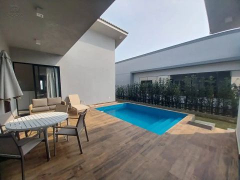 CASA COM PISCINA VILA SUIÇA I