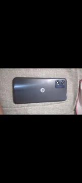 Moto e 13