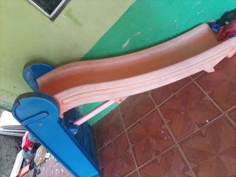 Vendo 2 brinquedo de criança um falta lava 