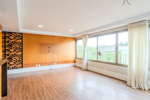 Apartamento com 3 quartos à venda ou para locação em Cavalhada - RS