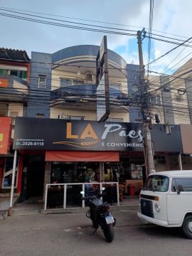 Aluga-se uma excelente sala comercial 30 mts com banheiro na qn 5 av principal do Riacho F