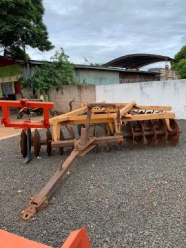 Grade aradora