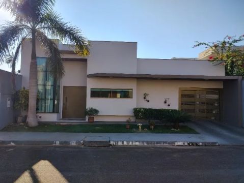 Casa no Cond Portal das Artes c/ 4 quartos