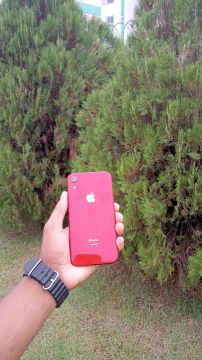 iPhone 128GB