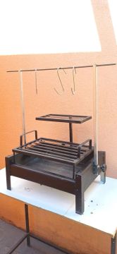Churrasqueira de Metal Completa