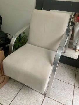 Poltrona moderna com design único