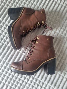 Bota  Feminina Marrom - Estilo Cuturno