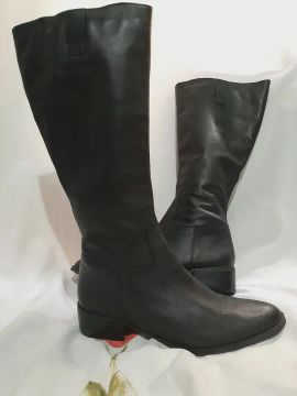 Bota de cano alto em COURO LEGÍTIMO da famosa marca CORELLO!!!!