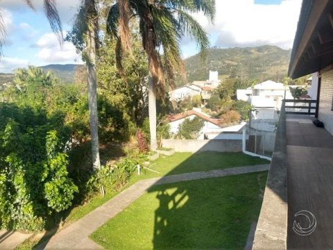 Terreno de 2247m² no bairro Carvoeira