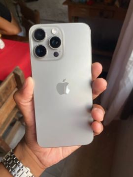 iPhone 15 Pro Max