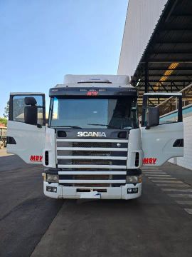 Vendo Scania R-114 GA 380 6x2, branco, ano 2006/06, 6 marchas, com ar condicionado de teto