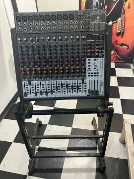 Mesa de Som Behringer Xenyx 1202FX