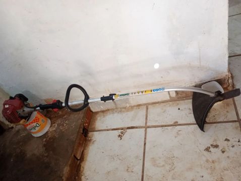 Roçadeira seminova