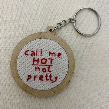 Chaveiro bordado - Call me Hot not pretty Chappell Roal