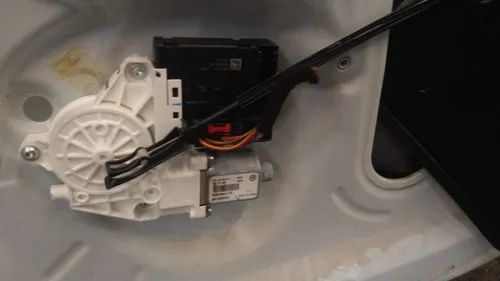 Motor Vidro Elétrico Dianteira Direita Vw Jetta 2011 2017